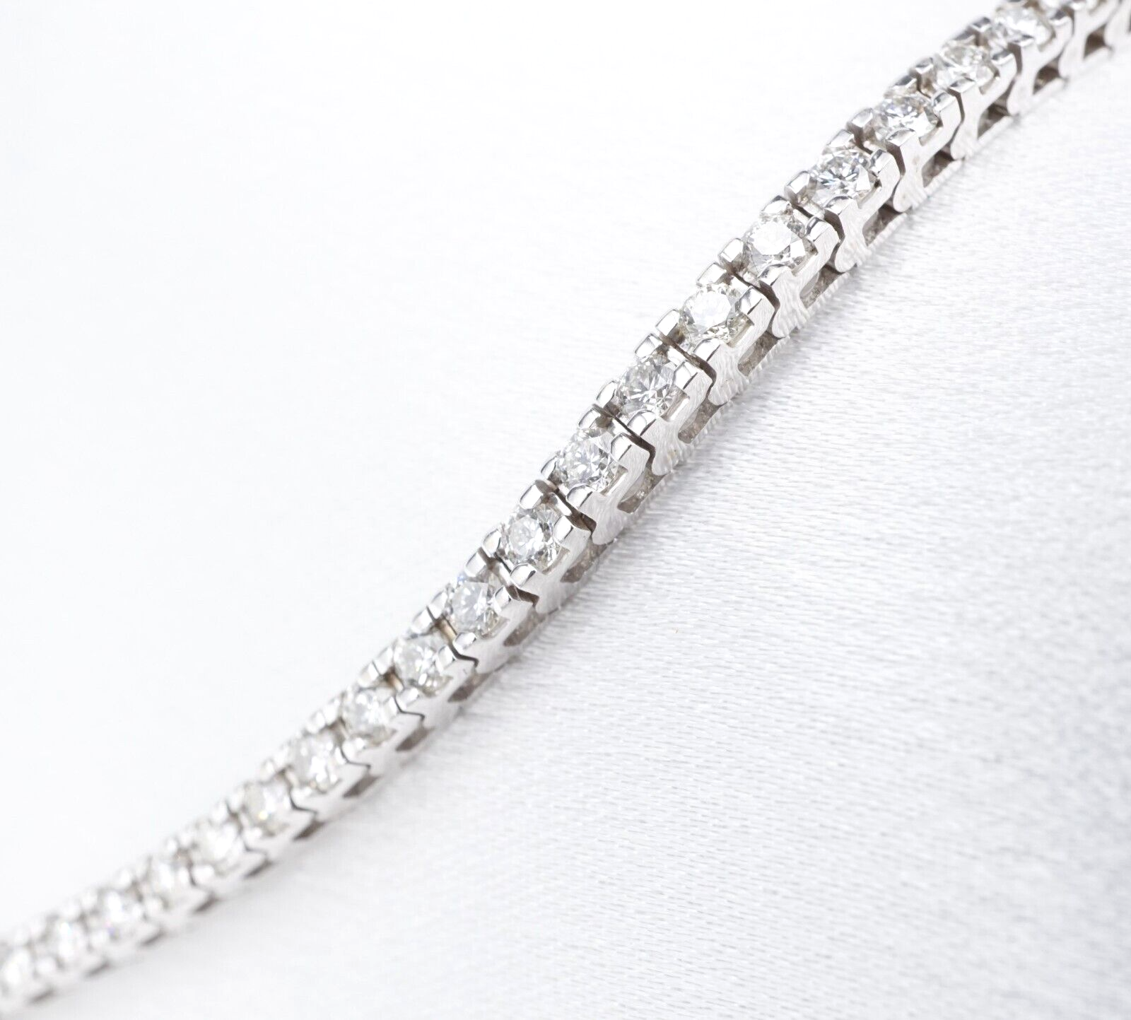 Classic 14k White Gold 3 carat Natural Diamond Tennis Bracelet 7", view 1