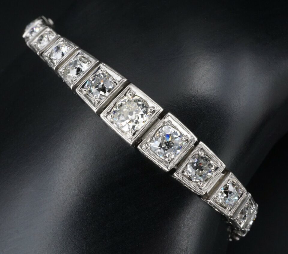 Antique Platinum 7 ctw Graduated Diamond Tennis Bracelet 7" Mine Cut, view 3