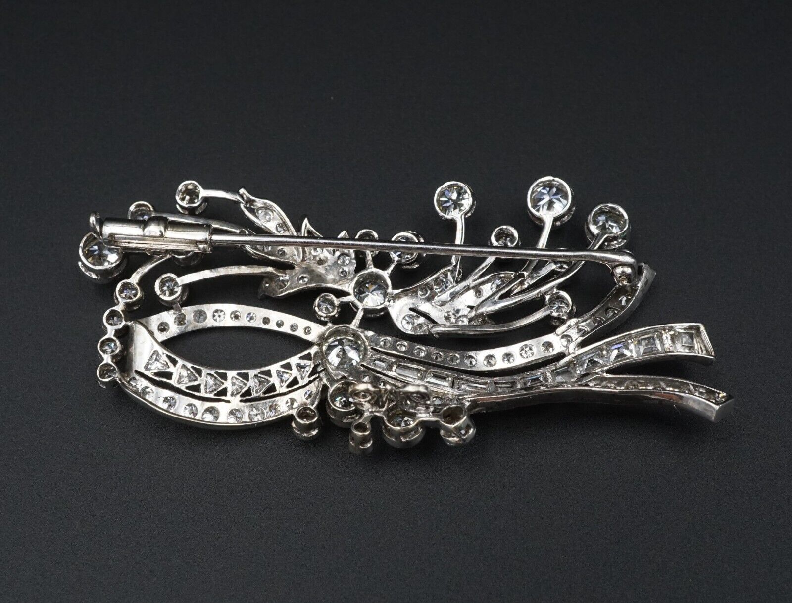 Diamond Ribbon Brooch 18k White Gold 9 carat 3" Luxe, view 5