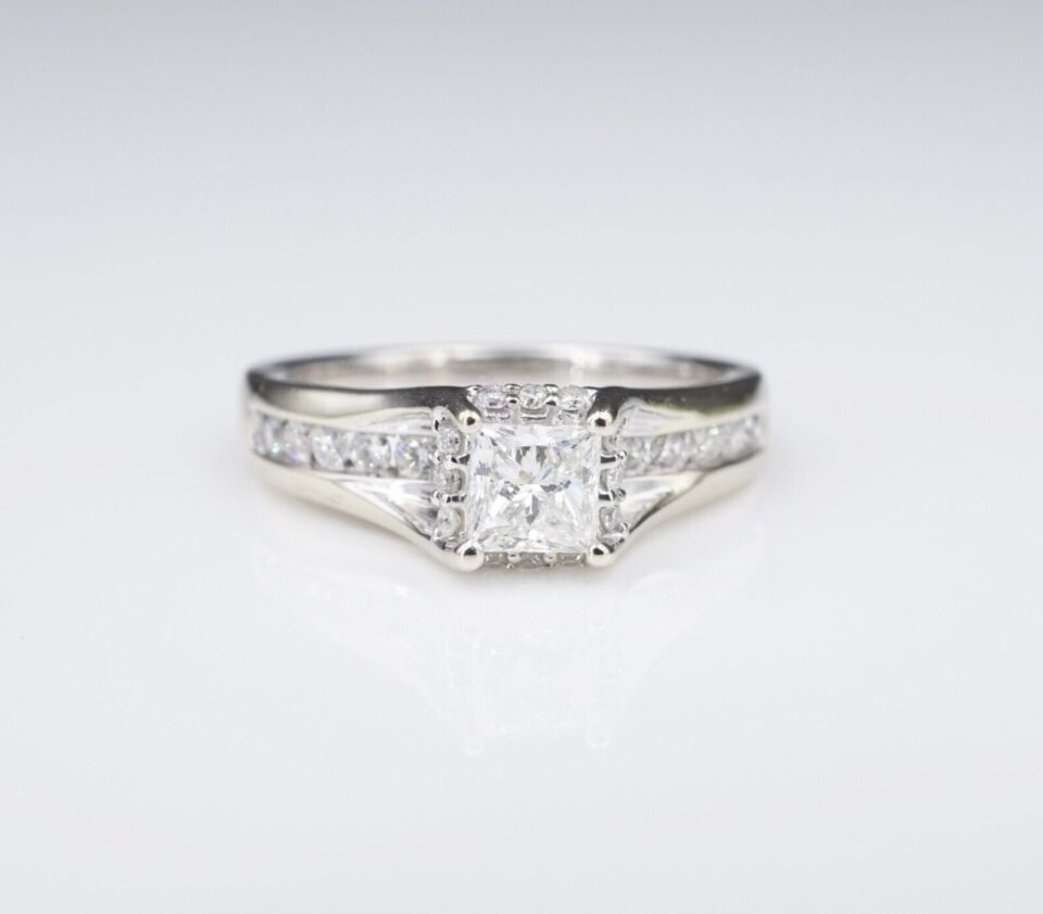 Helzberg 14k Gold 1 ctw Princess Diamond Halo Engagement Ring Sz 7.25 HDS, view 3