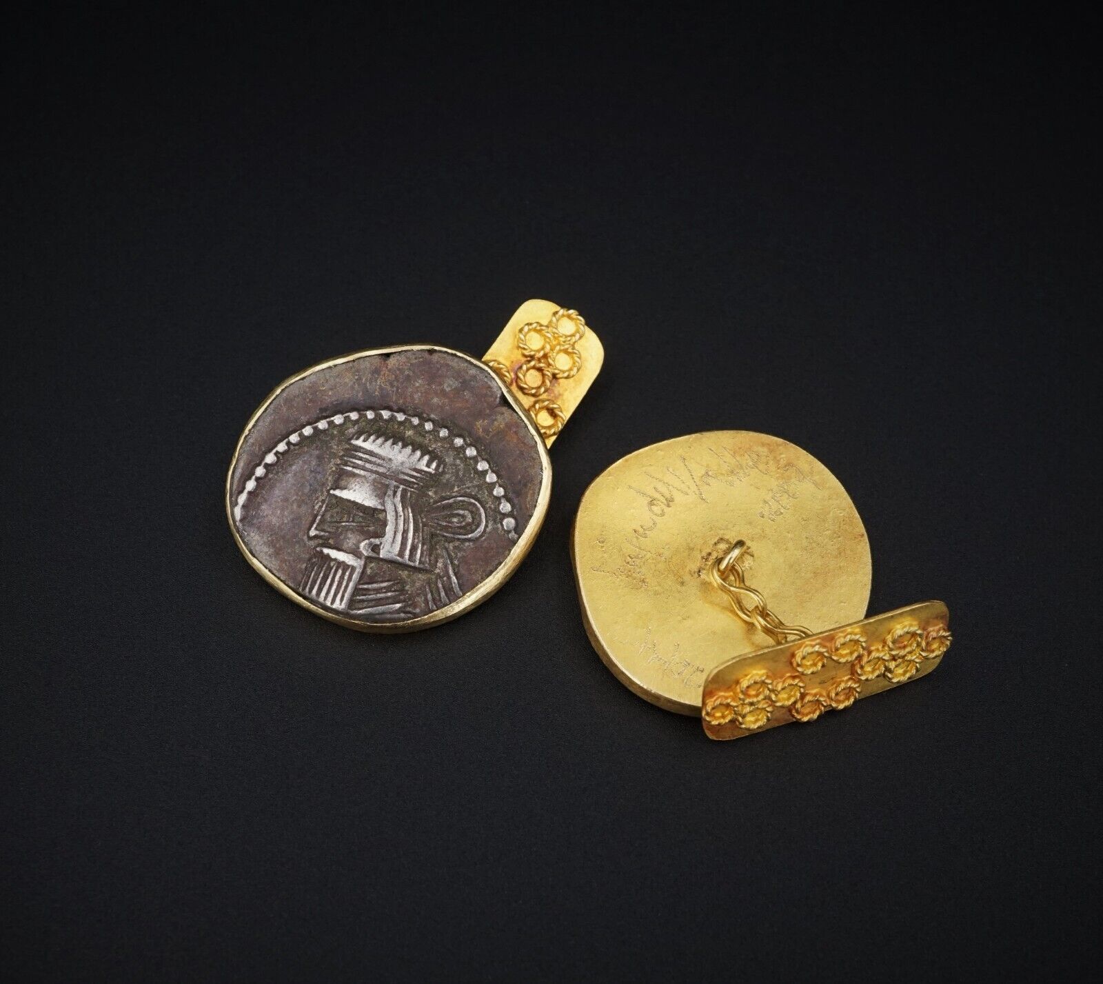 Luisa Del Valle 18k 20k Gold Ancient Parthan Artabanus Coin Cufflinks, view 3