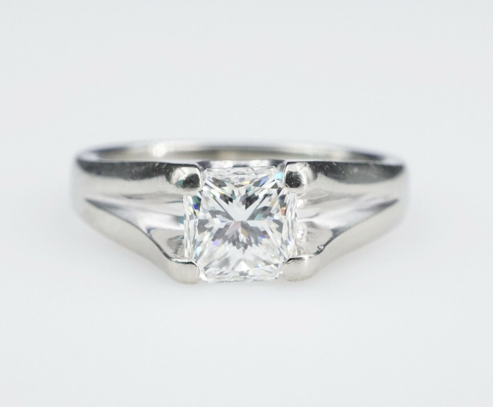 18k Gold 1ct Solitaire Princess Cut Diamond Engagement Ring Sz 5.25, view 1