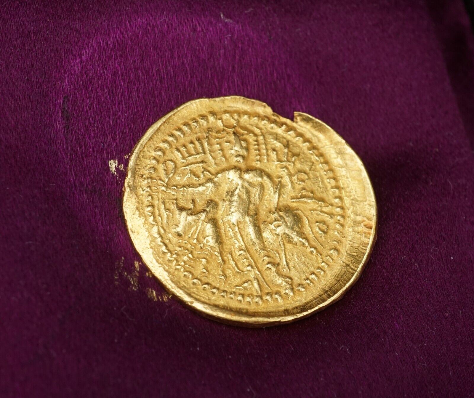 Kushan Empire Vasudeva Gold Coin Authentic Indo Greek, view 5