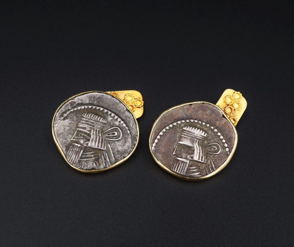 Luisa Del Valle 18k 20k Gold Ancient Parthan Artabanus Coin Cufflinks, view 2