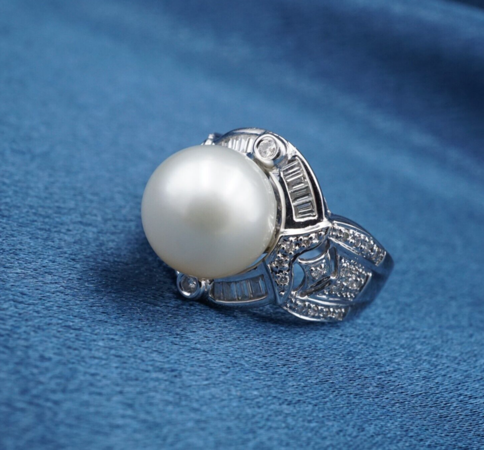 Vintage 18k Diamond Pearl Cocktail Ring Size 7.75 White Gold 11.5 mm RG4121