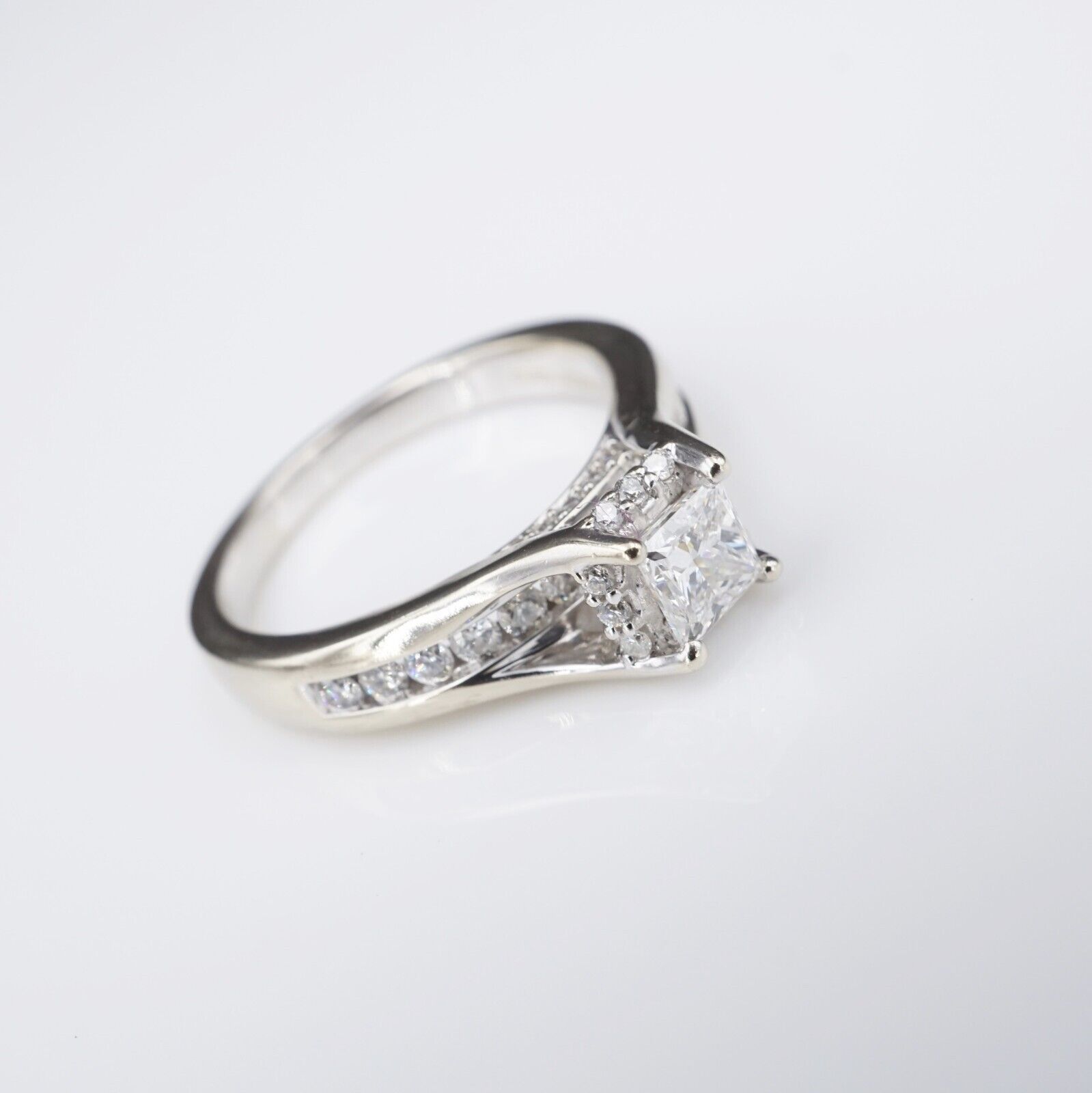 Helzberg 14k Gold 1 ctw Princess Diamond Halo Engagement Ring Sz 7.25 HDS, view 4