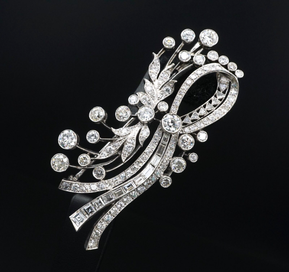 Diamond Ribbon Brooch 18k White Gold 9 carat 3" Luxe OG479