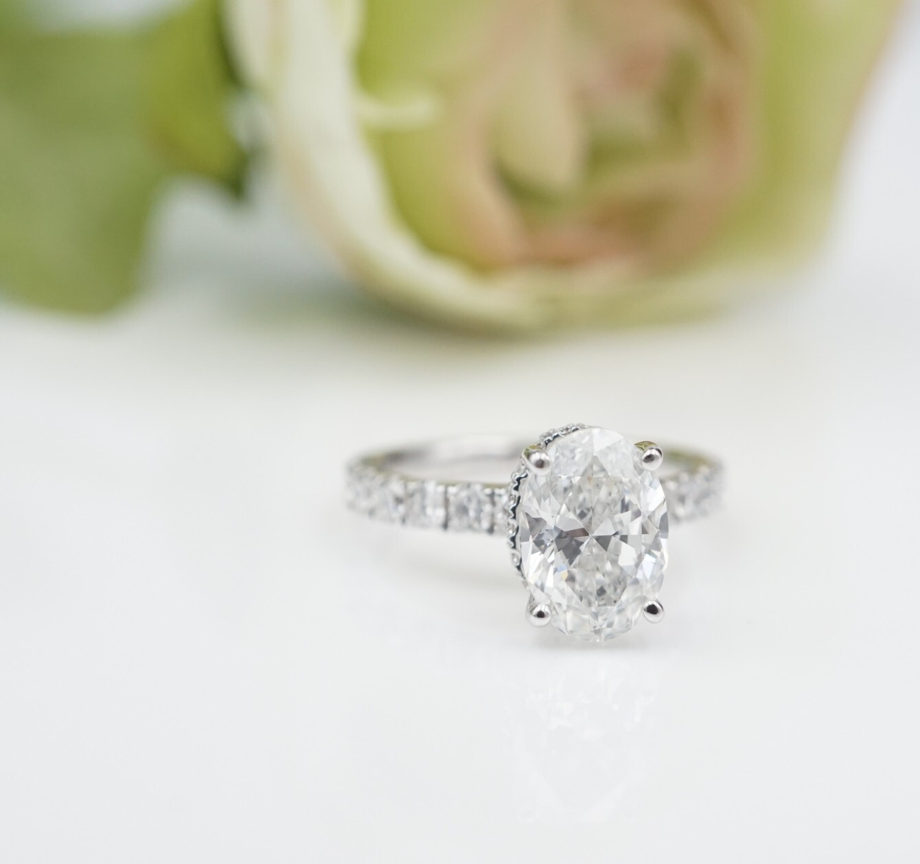 18k Oval Cut Diamond Solitaire Engagement Ring GIA D SI1 1.5ct Center, view 4