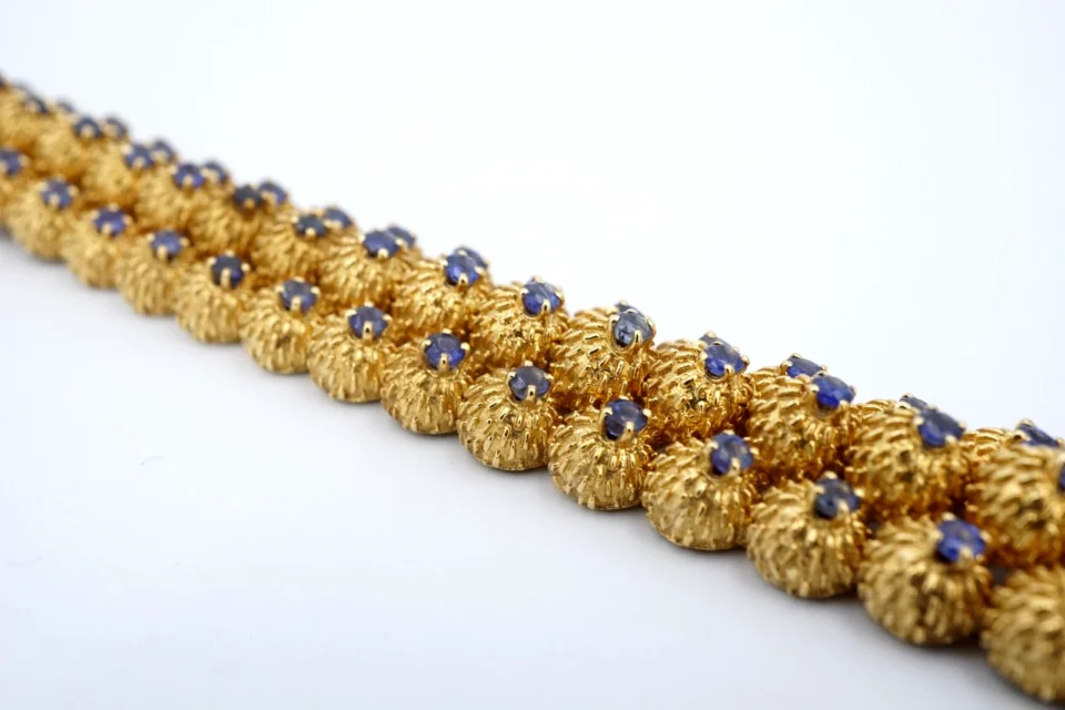 18k Sapphire Textured Thistle Link Bracelet Yellow Gold 7" Triple Row, view 3
