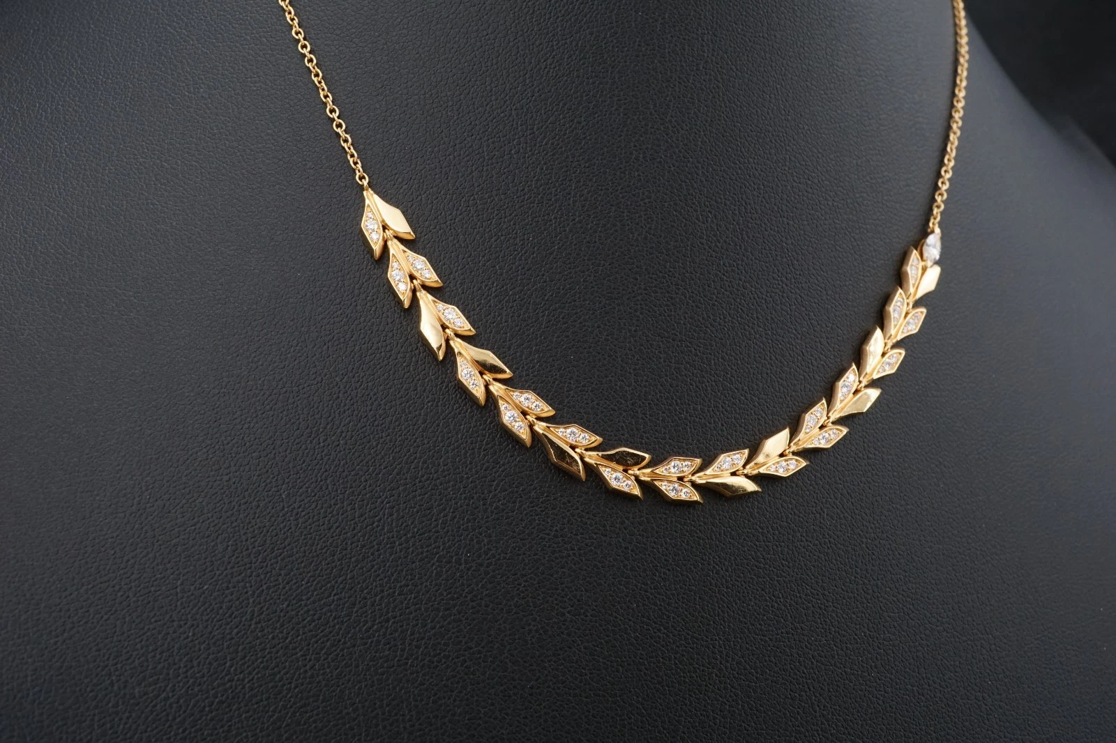 Tiffany & Co. Vine East West Pendant 18k Rose Gold Diamonds Box, view 5