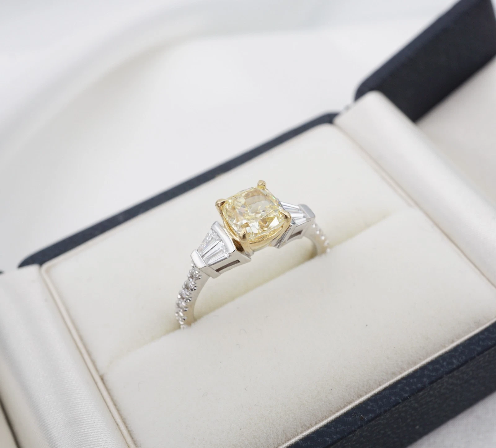 GIA 14k Natural Yellow Diamond 1.41ct Engagement Ring Bridal Set Sz 6, view 1