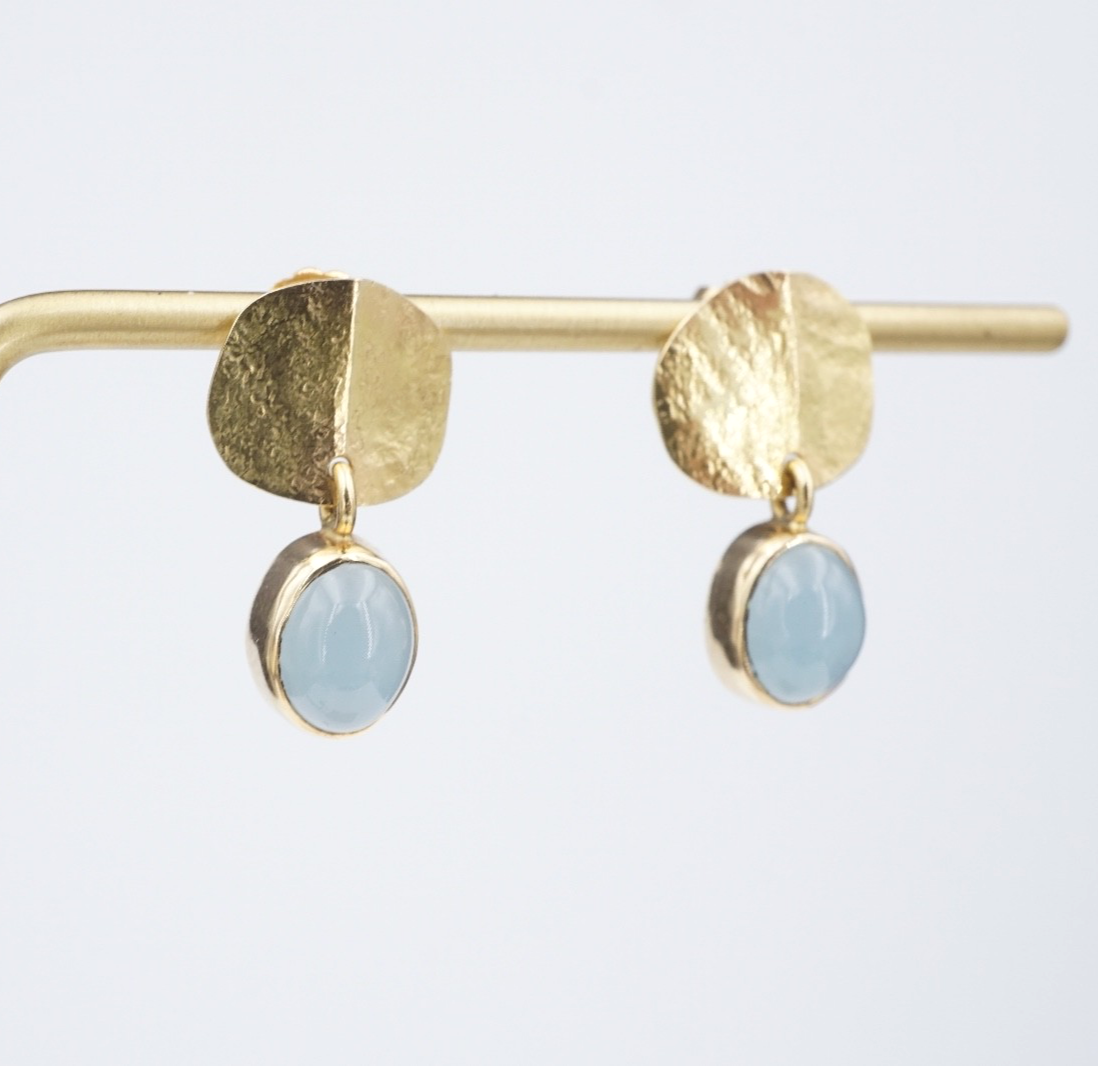 18k Earrings Tom Odell Aquamarine Hammered Disc Drop Yellow Gold 0.9", view 1