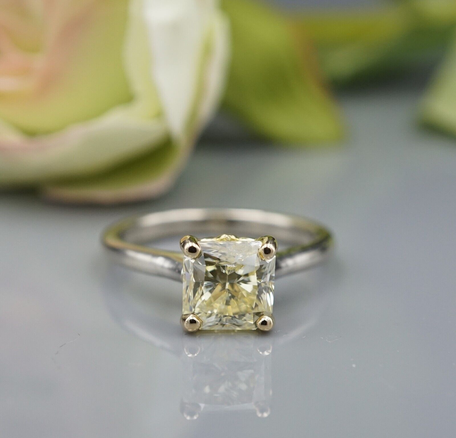GIA Fancy Yellow Diamond Engagement Ring 18k Gold 2.3 carat Size 7 New, view 1