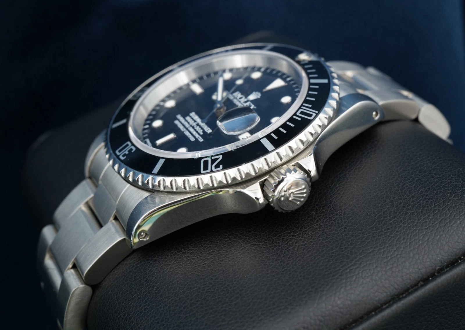 1995 Rolex Submariner Date 16610 Black Dial 40mm RSC Warranty Box Anchor, view 5