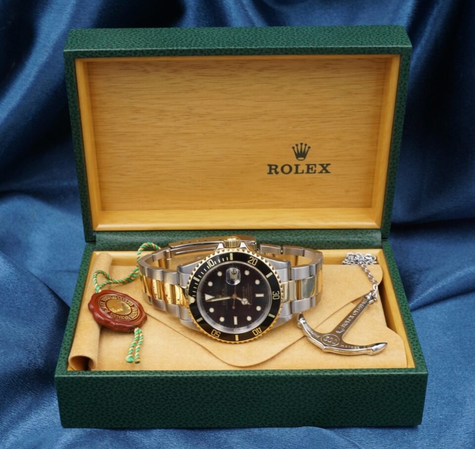 1999 Rolex Submariner SS 18k 16613 Black Dial 40mm Warranty Box Papers, view 2