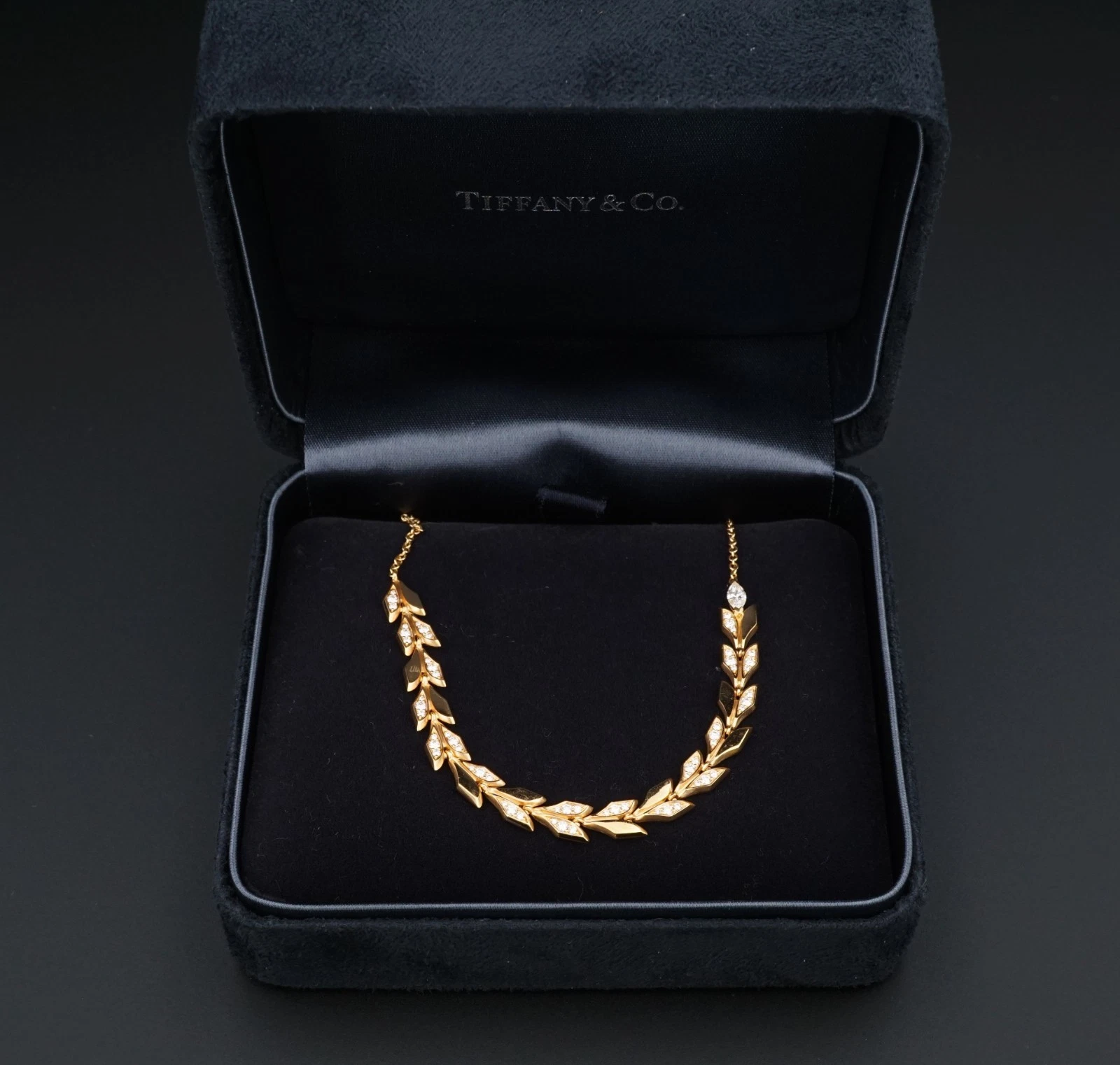 Tiffany & Co. Vine East West Pendant 18k Rose Gold Diamonds Box, view 3
