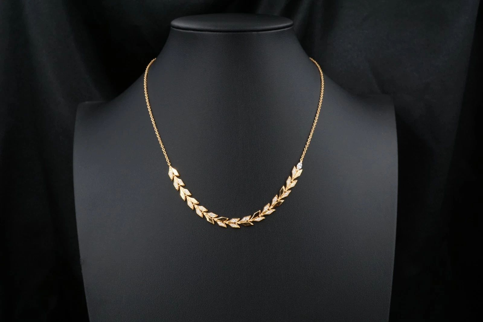 Tiffany & Co. Vine East West Pendant 18k Rose Gold Diamonds Box, view 6