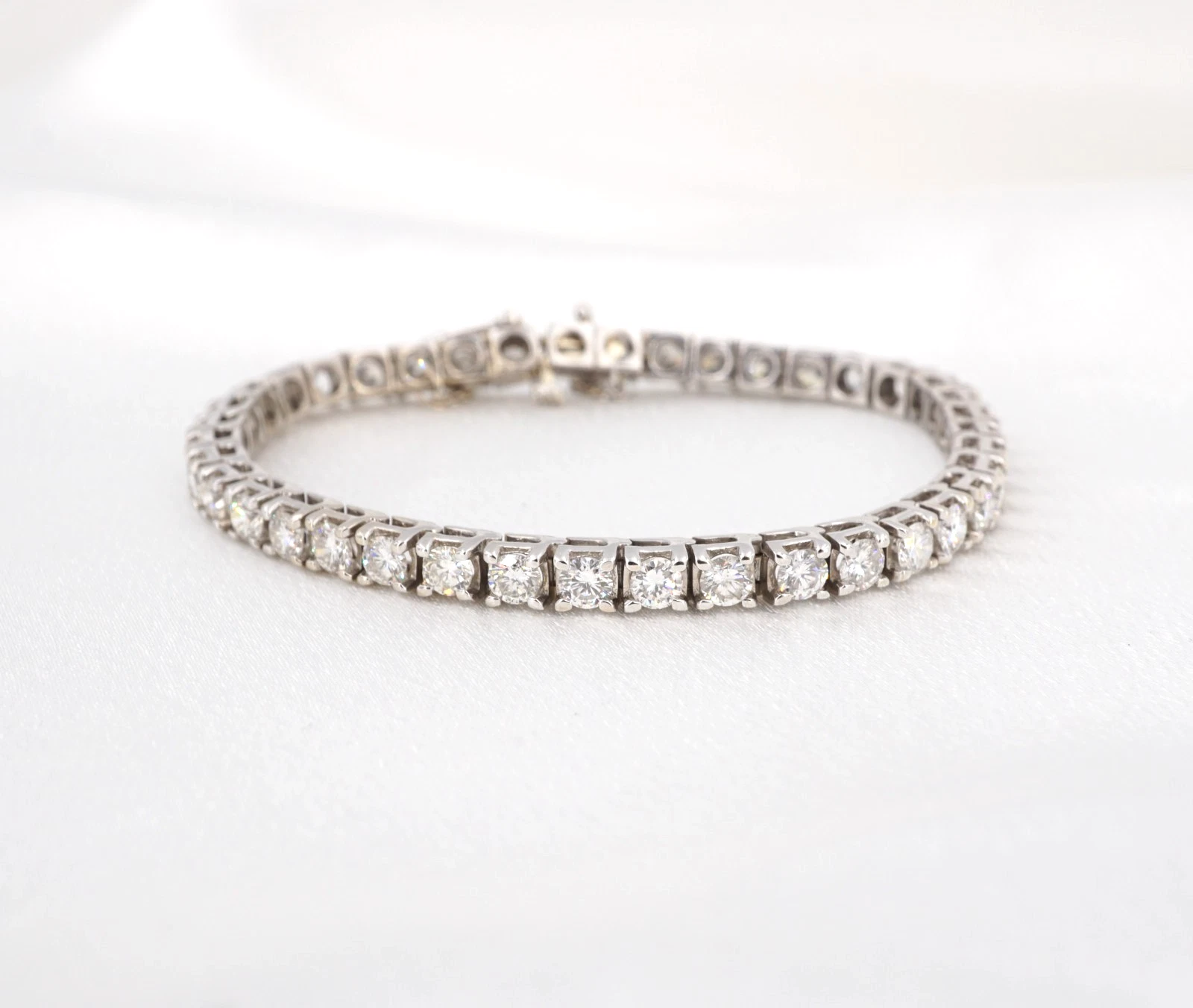 18k Natural Diamond Tennis In-line Bracelet 8 carat White Gold 7", view 4