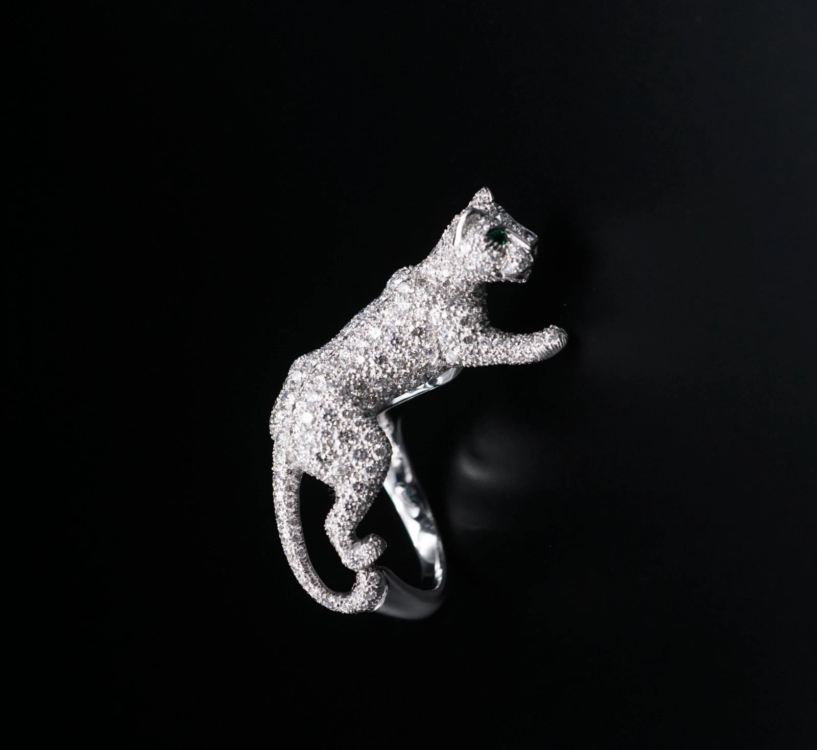 Vintage 18k Panthere De Cartier Diamond Emerald Onyx Walking Panther Ring, view 8