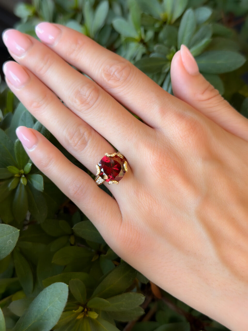 Kat Florence 18k Gold Red Zircon Diamond Cocktail Ring 10 carats Size 8.5 shown worn
