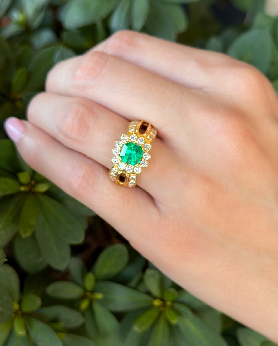 18k Gold 1.1ct Colombian Emerald Diamond Halo Cocktail Ring Sz 7 GIA F1 shown worn