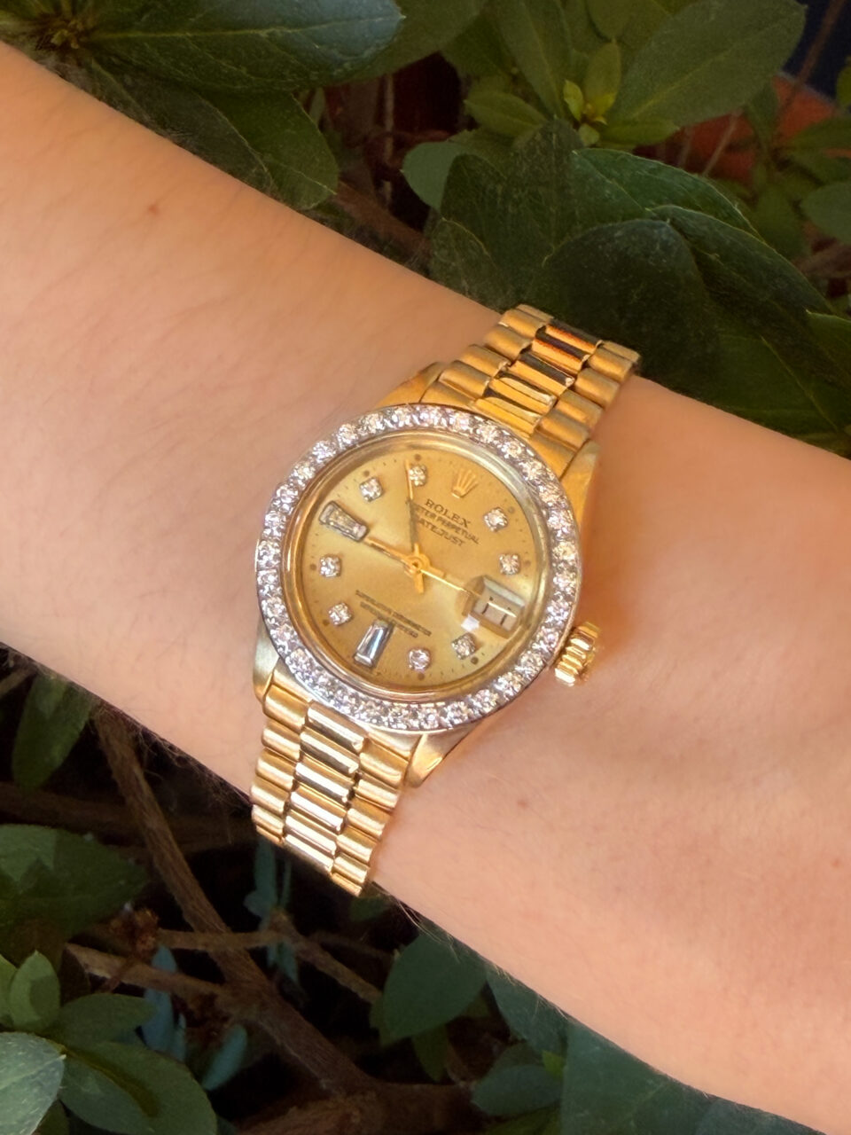1980 Ladies Rolex President 18k Diamond Bezel 26mm 6917 Box Papers, view 2
