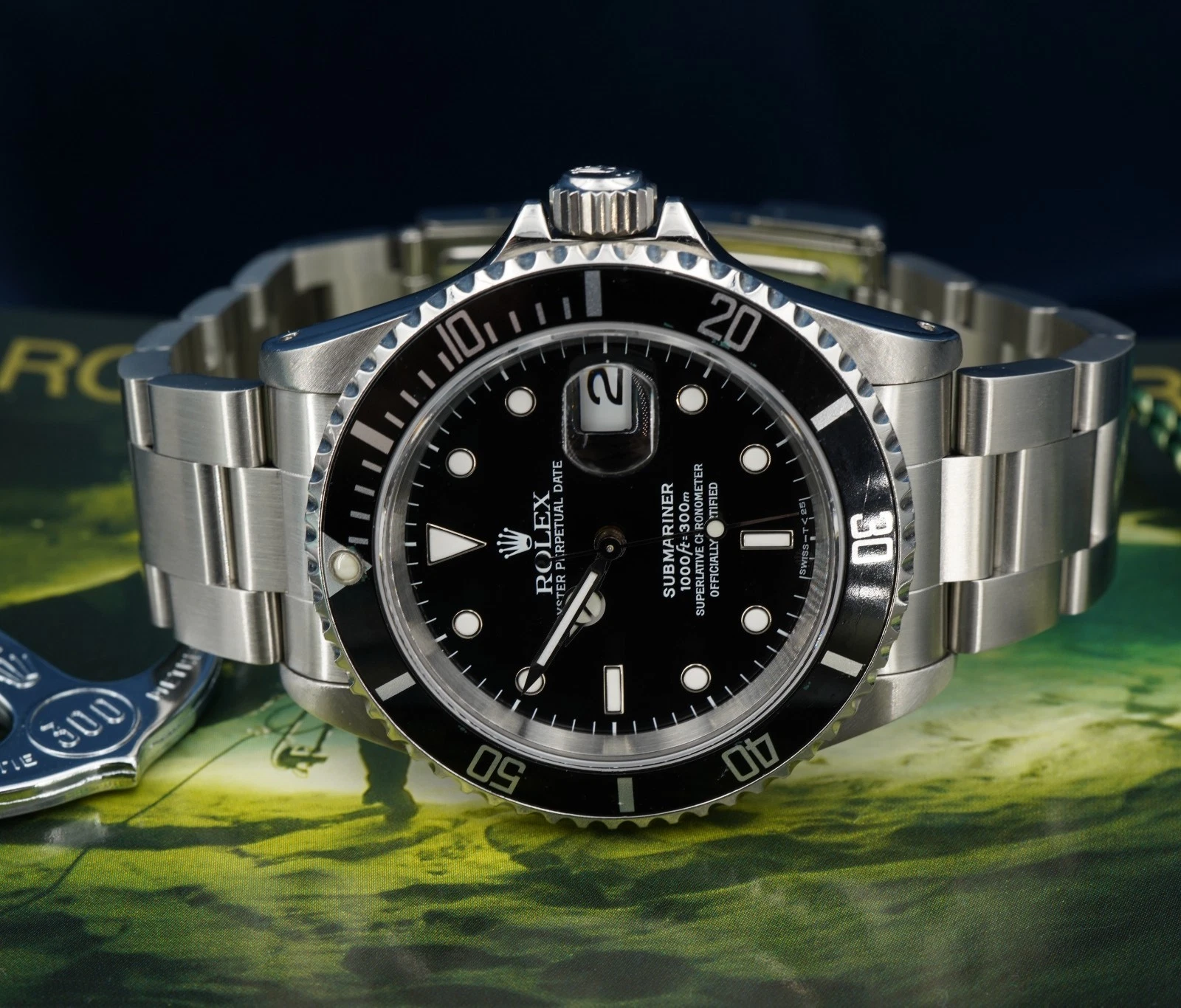 1995 Rolex Submariner Date 16610 Black Dial 40mm RSC Warranty Box Anchor, view 2