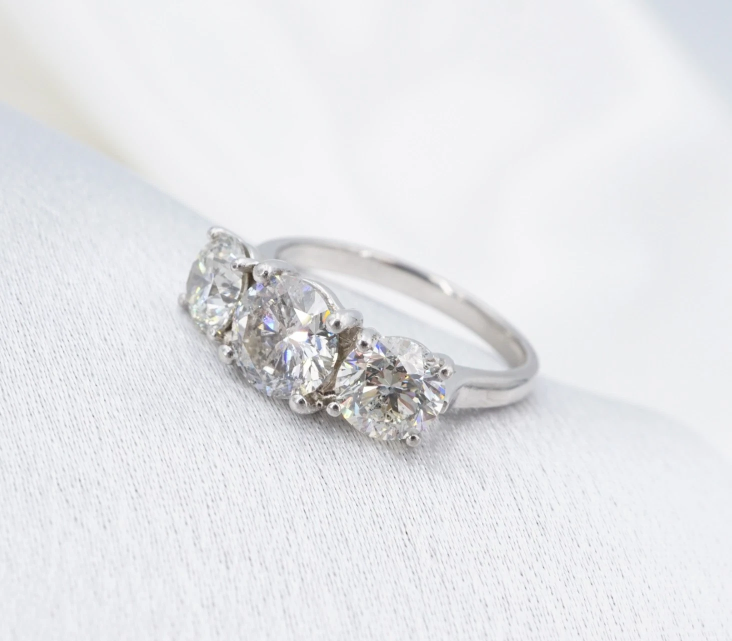 Vintage Natural Diamond 3.4cttw Engagement Ring Sz 7.25 Platinum 3 Stone, view 1