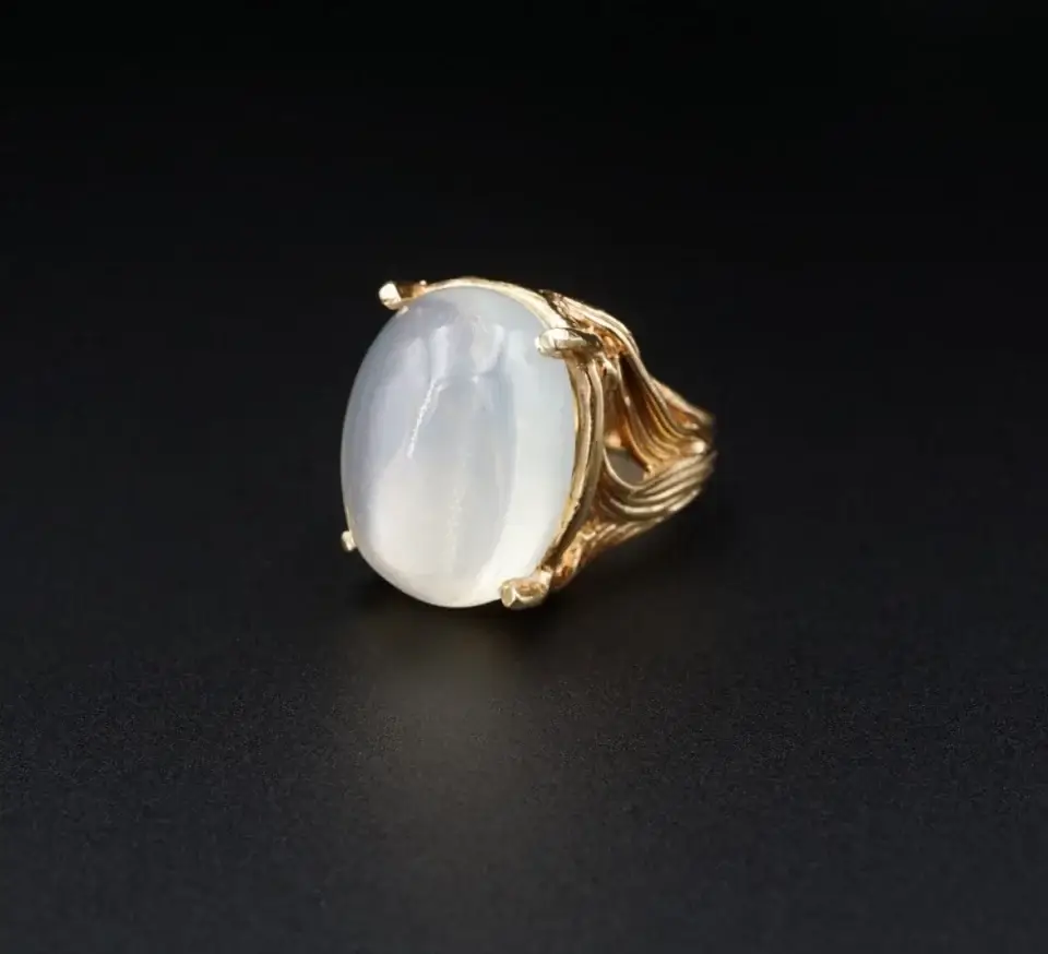 Vintage 20 Carat Moonstone Cabochon Solitaire Ring, 14k Yellow Gold, view 2