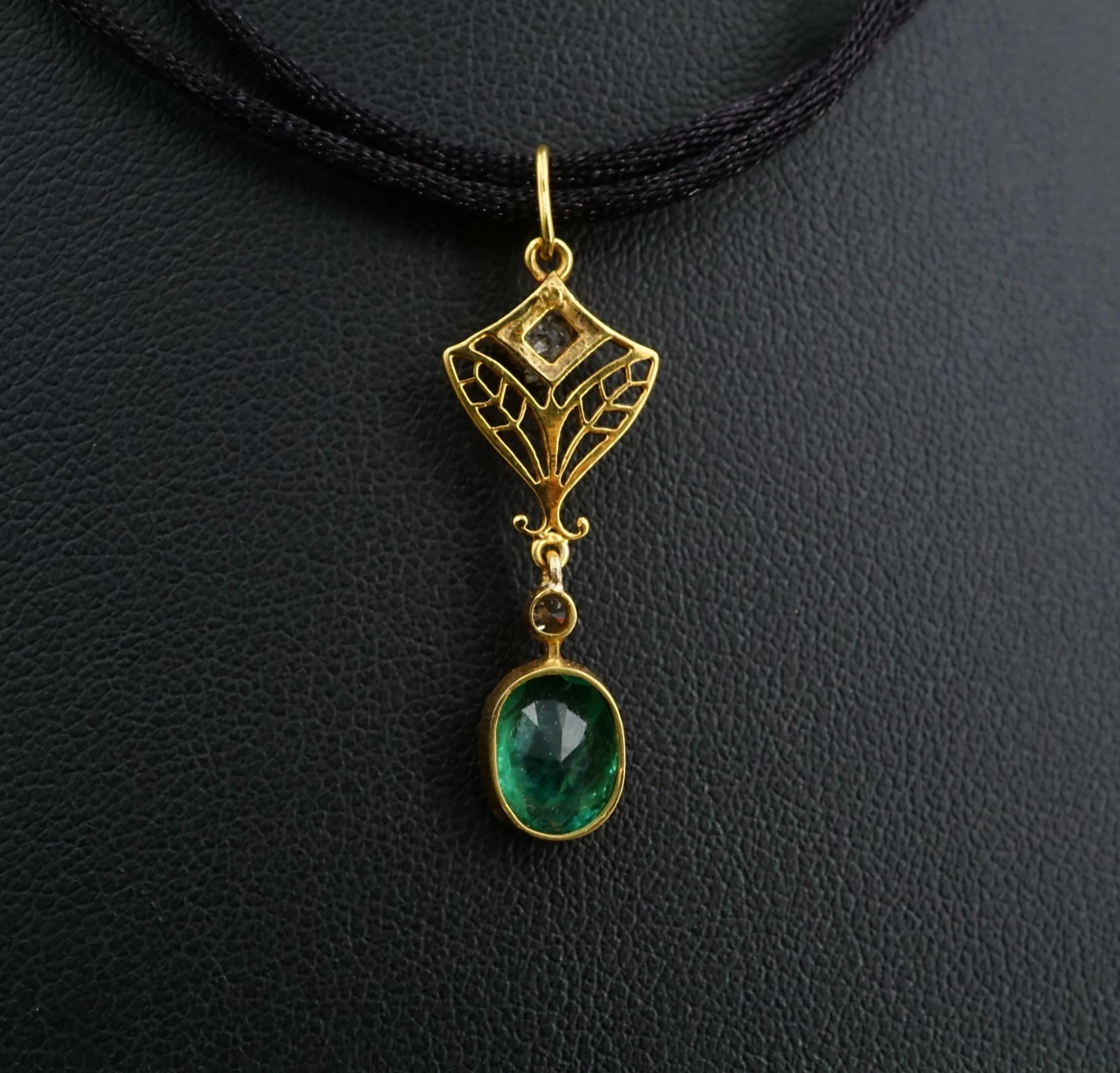 Art Nouveau Style Diamond and Emerald Lavalier Pendant, 18k Gold, view 3