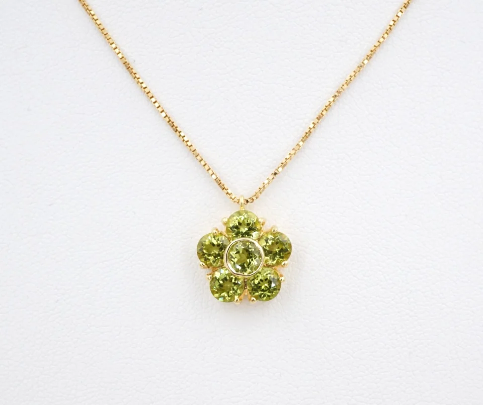 Estate Italian Peridot Flower Pendant Necklace, 18k Yellow Gold, view 2
