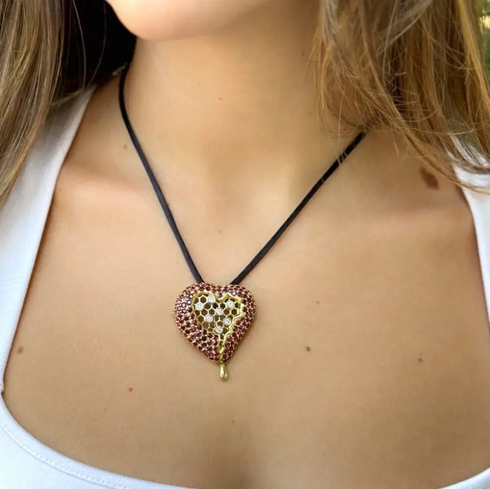 Henryk Kaston for Salvador Dalí Ruby and Diamond Honeycomb Heart Brooch, view 2